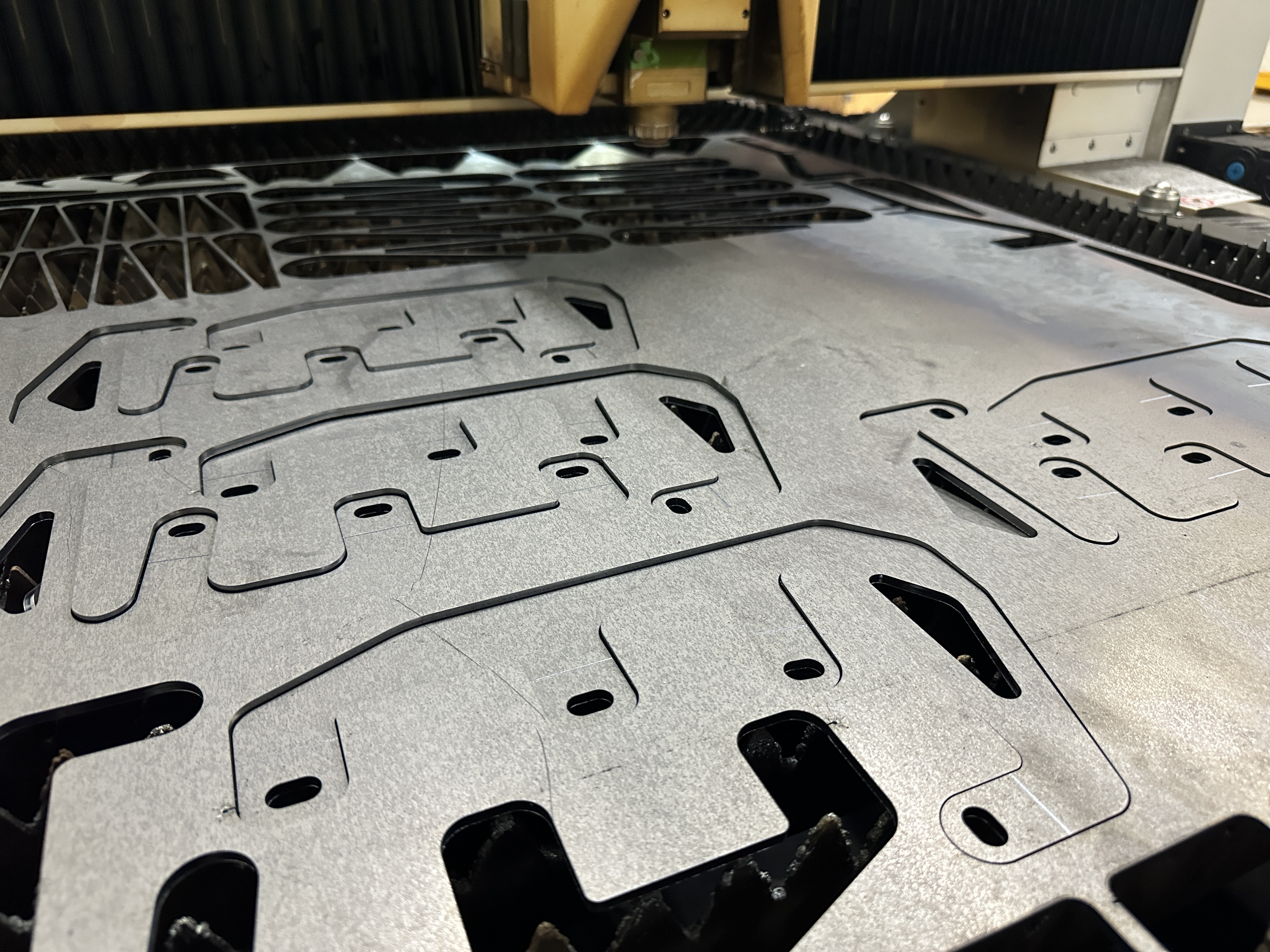 Comparing Cutting Technologies: Fiber Laser, Waterjet, and Plasma